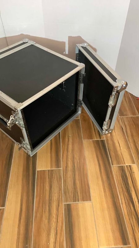 Photo 1 of 8-SPACE METAL DUSL SIDE RACK TRAVEL CASE FOR RACK MODULES
