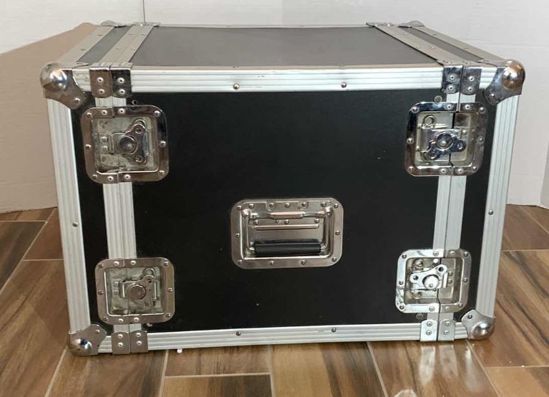 Photo 1 of 8-SPACE METAL DUSL SIDE RACK TRAVEL CASE FOR RACK MODULES