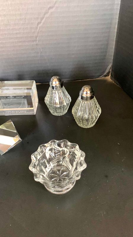 Photo 1 of ASSORTED CRYSTAL AND GLASS PIECES