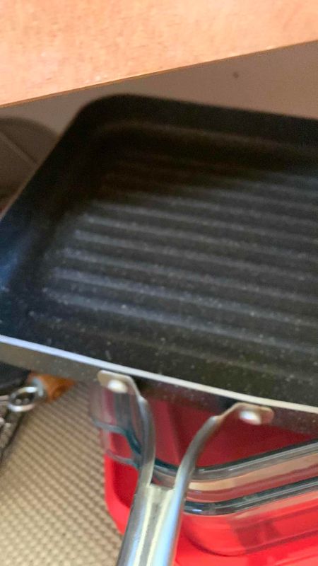 Photo 1 of CONTENTS OF SHELF FRY PANS AND PYREX