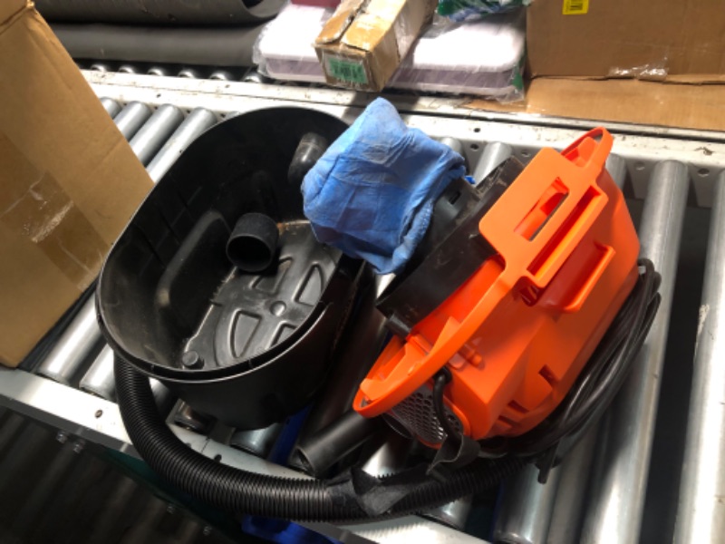 Photo 4 of ***USED AND DIRTY - DOESN'T POWER ON - UNABLE TO TROUBLESHOOT***
Armor All, AA255 , 2.5 Gallon 2 Peak HP Wet/Dry Utility Shop Vacuum , Orange