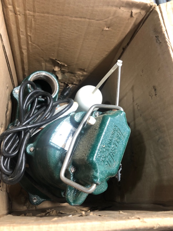 Photo 2 of ***DAMAGED - PIECE BROKEN OFF - SEE PICTURES - UNABLE TO TEST***
Zoeller 264-0001 Sewage Pump, Packs, Black