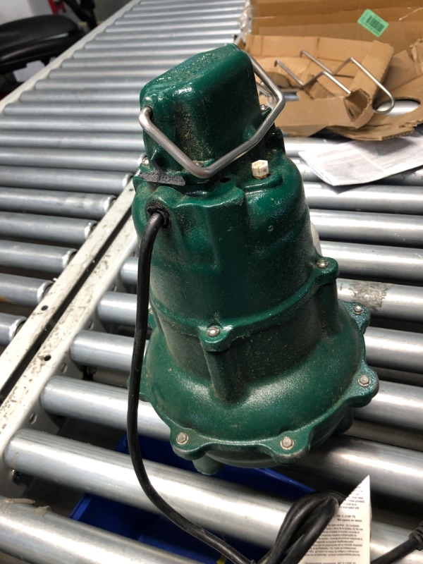 Photo 10 of ***DAMAGED - PIECE BROKEN OFF - SEE PICTURES - UNABLE TO TEST***
Zoeller 264-0001 Sewage Pump, Packs, Black