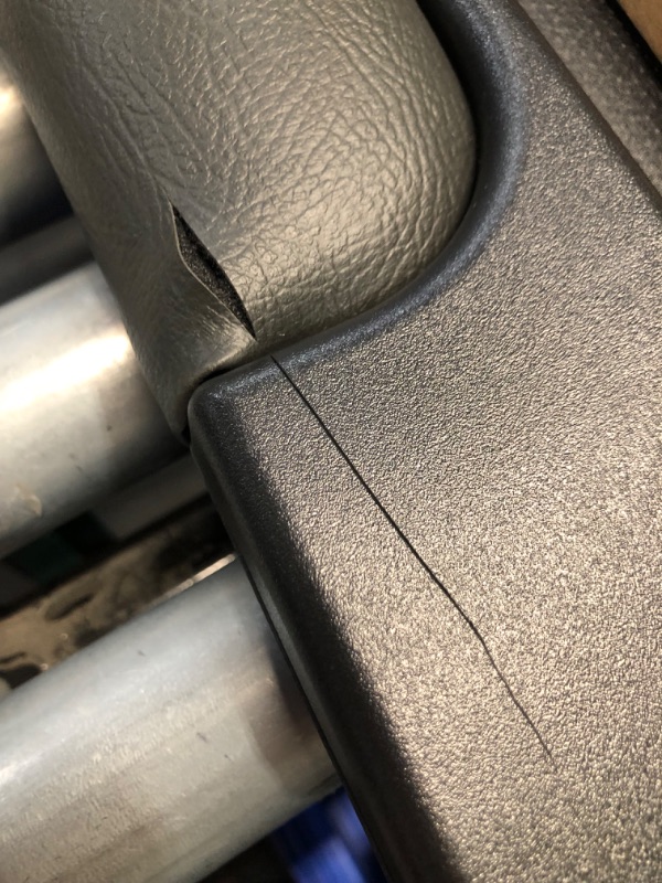 Photo 4 of ***DAMAGED - SLASHED - SEE PICTURES***
BDFHYK Center Console Lid Replacement Kit Compatible with Cadillac Chevrolet GMC and Escalade Avalanche Silverado Suburban Tahoe Sierra Yukon Yukon XL & 924-811 19127364 19127365 19127366 (Dark Grey)