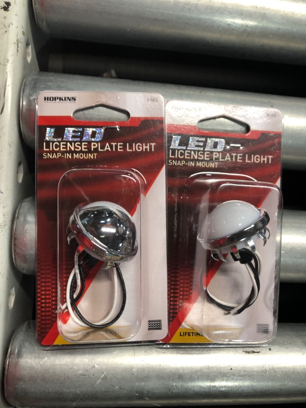 Photo 2 of 
Peterson Manufacturing V298C LED License Light , Silver