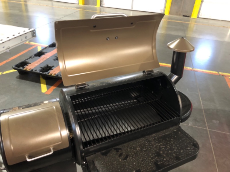 Photo 3 of ***USED - DAMAGED - UNTESTED - SEE COMMENTS***
Z GRILLS ZPG-450A 2023 Upgrade Wood Pellet Grill & Smoker 6 in 1 BBQ Grill Auto Temperature Control, 450 Sq in Bronze