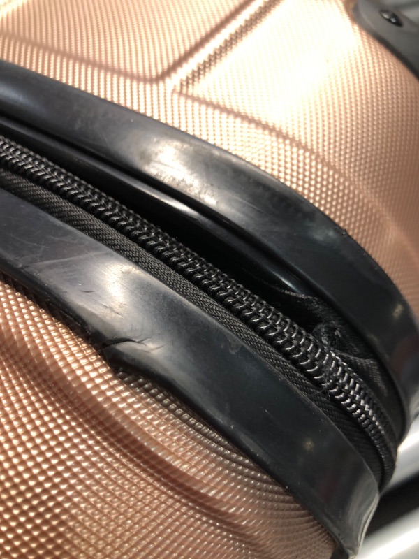 Photo 3 of ***USED - SCRATCHED AND SCRAPED***
Ben Sherman Nottingham Lightweight Hardside 4-Wheel Spinner Travel Luggage, Rose Gold, 24-Inch Checked