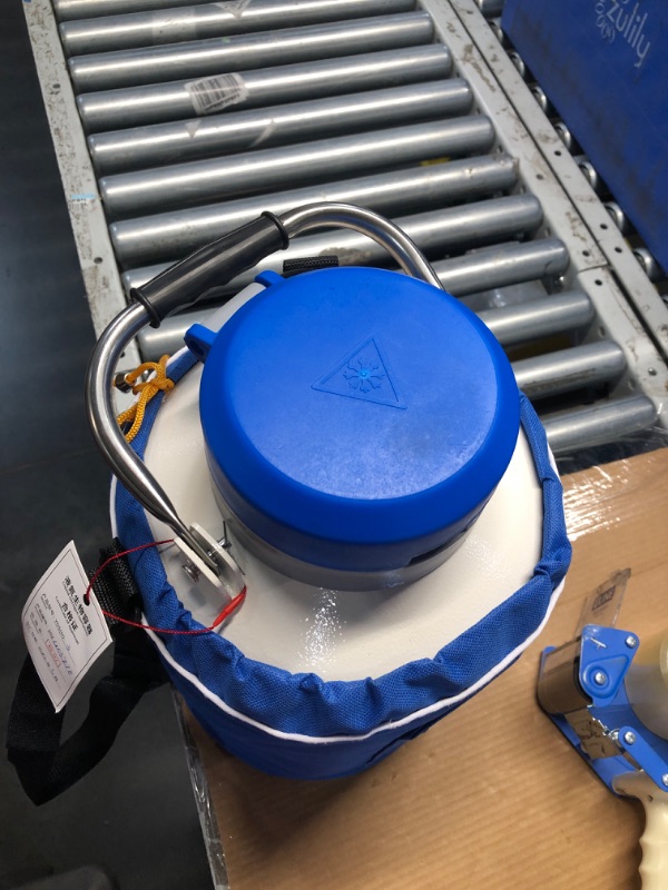 Photo 1 of **DAMAGED READ NOTES**3L Liquid Nitrogen Container Cryogenic Container (LN2) Aluminum Alloy Liquid Nitrogen Dewar Static Cryogenic Container Liquid Nitrogen Container with 6 Canisters (3L)