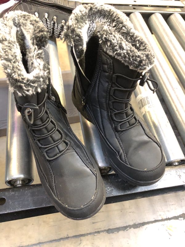 Photo 1 of  Boys & Girls Childrens Snow Boots - SIZE 7