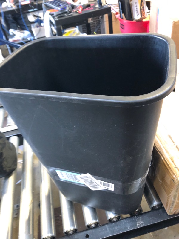 Photo 2 of Winco PWR-41K Waste Basket, 10 Gallon, Black