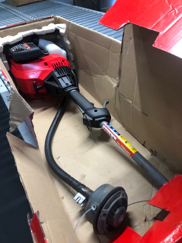 Photo 4 of **minor damage prev used-missing parts**
Craftsman WS4200 30-cc 4-Cycle 17-in Straight Shaft GAS String Trimmer with