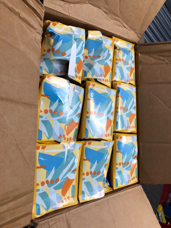 Photo 3 of ***USED - DAMAGED - CRUSHED - SEE PICTURES***
Kleenex Expressions Trusted Care Facial Tissues, 18 Flat Boxes, 160 Tissues per Box, 2-Ply (2,880 Total Tissues), Packaging May Vary