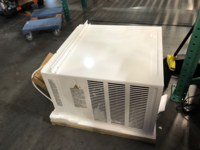 Photo 9 of ***USED - LIKELY MISSING PARTS - UNABLE TO VERIFY FUNCTIONALITY***
23,500 BTU 230/208V Window Air Conditioner Cools 1450 Sq. Ft. with Dual Inverter, Wi-Fi Enabled and Remote in White