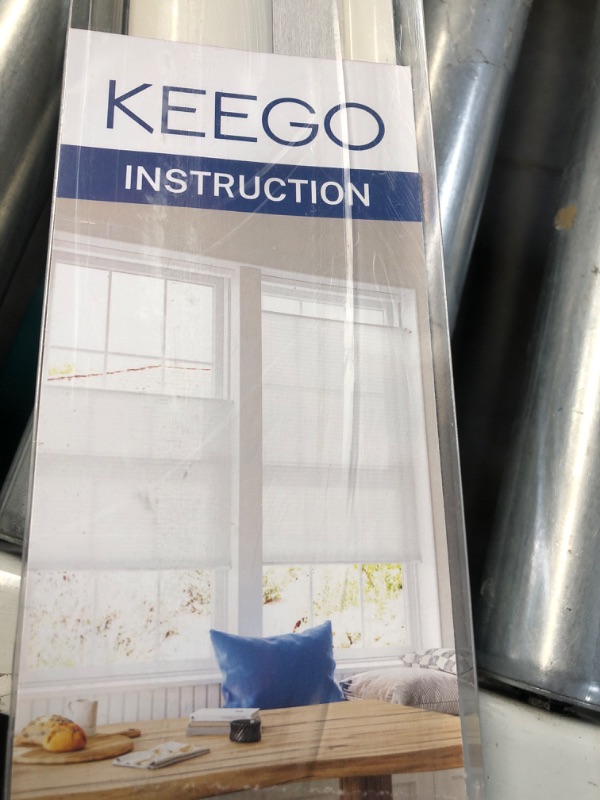 Photo 2 of ***USED - LIKELY MISSING PARTS - UNABLE TO VERIFY FUNCTIONALITY***
Keego Cordless Cellular Shades Blackout Honeycomb Blinds Window Blinds & Shades for Home Bedroom Kitchen (White, Size 34" W x 48" H) 34"W x 48"H White (Blackout)