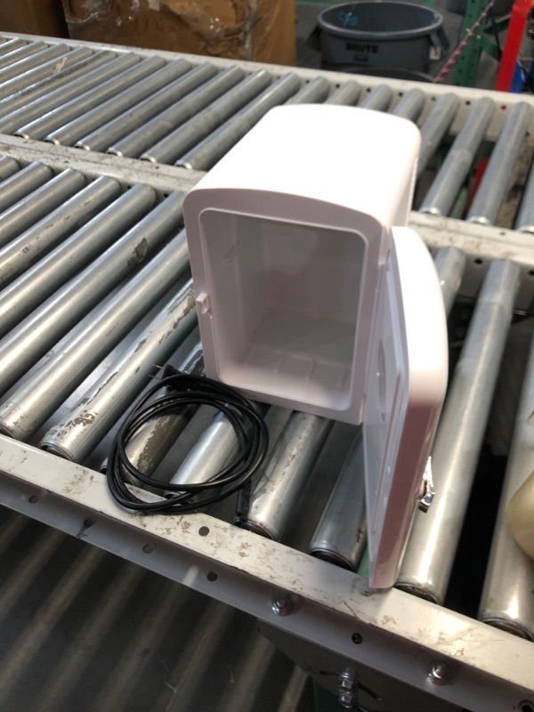 Photo 5 of ***USED - MISSING SHELF - DOESN'T POWER ON - UNABLE TO TROUBLESHOOT***
Frigidaire Retro Mini Fridge Cooler, Holds Up to 6 Cans, Portable Fridge for Car, Office, Bedroom, Dorm Room, or Cabin 100% Freon-Free & Eco Friendly, - 9.84"D x 7.09"W x 10.35"H (Whit