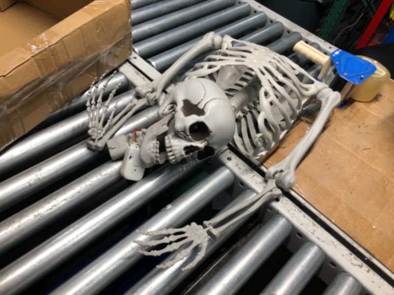 Photo 4 of ***DAMAGED - MISSING PARTS - SEE COMMENTS***
Life Size Skeleton Halloween Decor, 5.4ft Halloween Skeleton Full Body Skeleton Hanging Skeleton with Movable Joints, Realistic Human Bones for Halloween Prank Themes Halloween Props (Red Eyes)