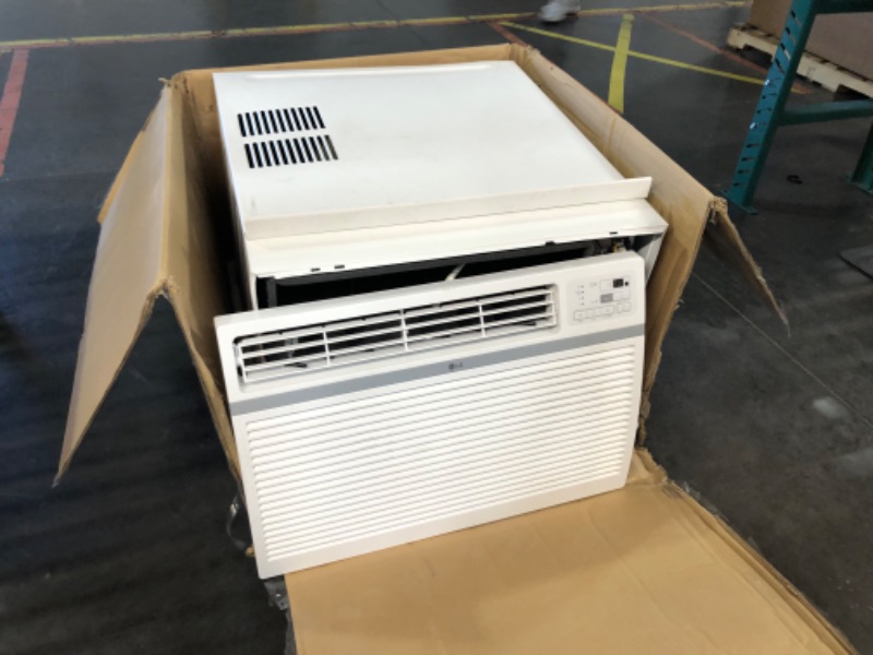 Photo 9 of ***USED - DAMAGED - MISSING PARTS - SEE COMMENTS***
LG LW1824RD, White 18,000 Window Air Conditioner, 230/208V, 1,000 Sq.Ft. (25' x 40' Room Size), Quiet Operation, Electronic Control with Remote, 3 Cooling & Fan Speeds, Auto Restart, 18000 BTU