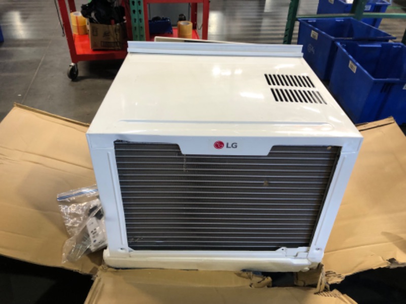 Photo 10 of ***USED - DAMAGED - MISSING PARTS - SEE COMMENTS***
LG LW1824RD, White 18,000 Window Air Conditioner, 230/208V, 1,000 Sq.Ft. (25' x 40' Room Size), Quiet Operation, Electronic Control with Remote, 3 Cooling & Fan Speeds, Auto Restart, 18000 BTU