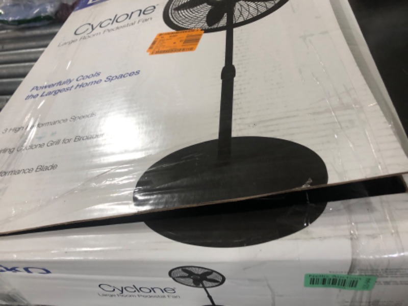 Photo 3 of [READ NOTES]
18 in. 3 Speed Oscillating Pedestal Fan with Adjustable Height, Easy Assembly, and Quiet Cooling for Any Room in Black