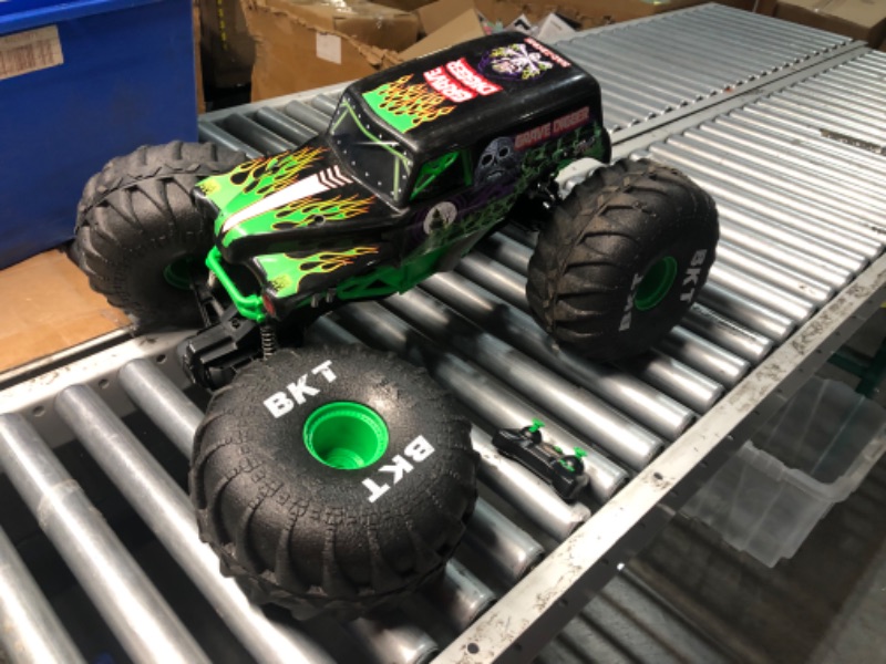 Photo 9 of ***MAJOR DAMAGE - SEE COMMENTS***
Monster Jam, Official Mega Grave Digger All-Terrain Remote Control Monster Truck, Over 2 Ft. Tall, 1:6 Scale, Kids Toys for Boys and Girls Ages 4-6+