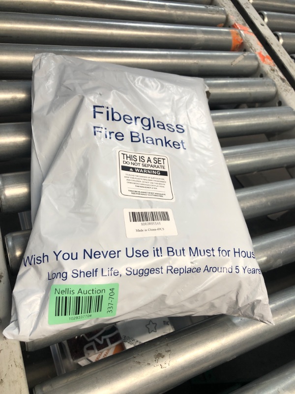 Photo 1 of ***FACTORY SEALED*** Emergency Fire Blanket for Home Kitchen Fiberglass Suppression Fire Blanket, Fire Extinguisher for Camping, Kitchen, Boat, Car & Office, Amusement Building 3.3ft x 3.3ft 4pc