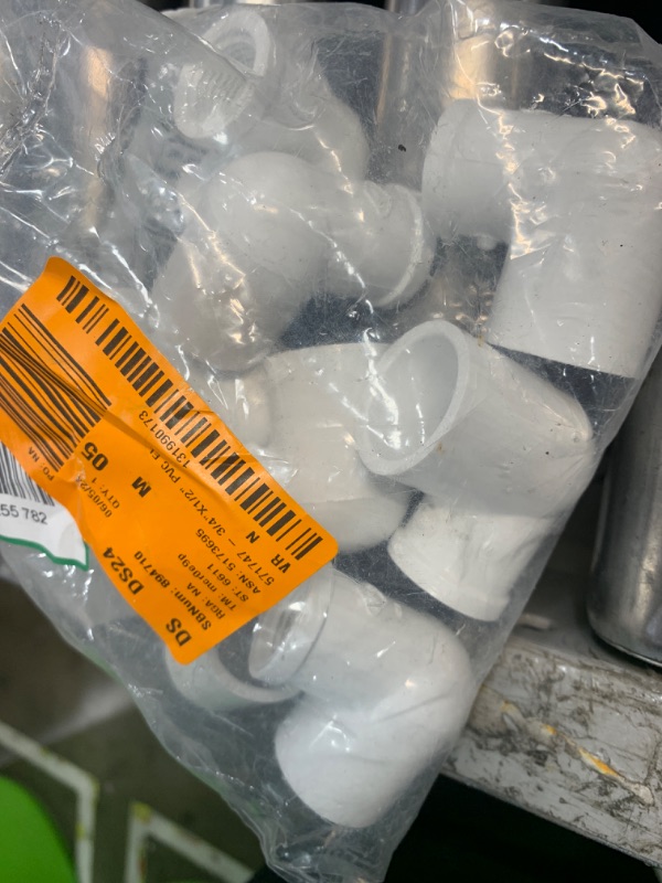 Photo 1 of BULK DISCOUNT | Dura Reducing Elbow Schedule 40 PVC FPT 3/4" X 1/2" Slip 407-101
