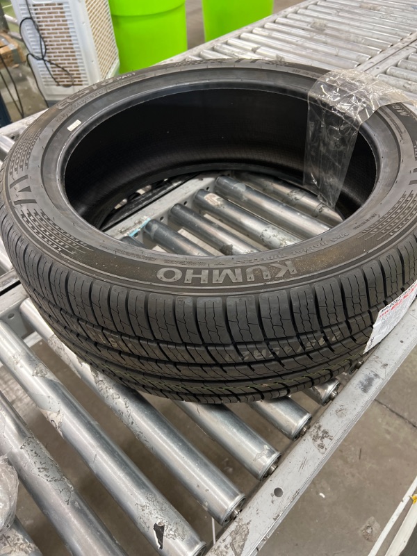 Photo 2 of Kumho Ecsta PA51 All-Season Tire - 245/45ZR20 99W