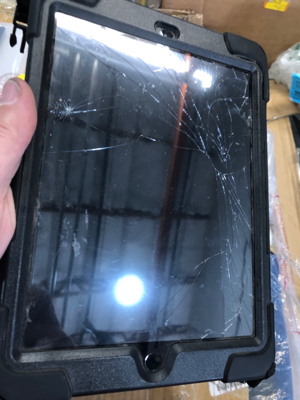 Photo 1 of cracked screen 
Apple iPad 5th Gen 32GB Space Gray WiFi 9.7" Tablet