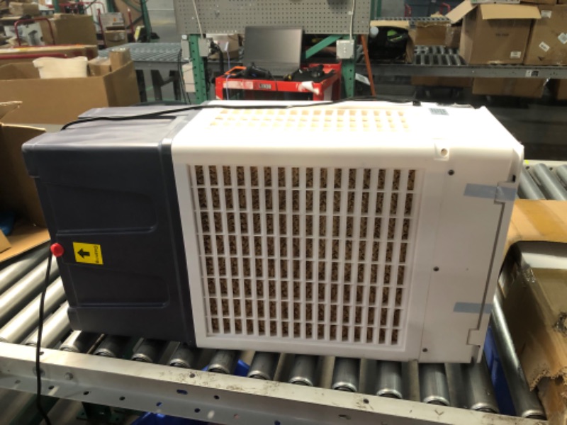 Photo 4 of ***USED - POWERS ON - UNABLE TO TEST FURTHER***
Evaporative Air Cooler, 3500CFM 3-in-1 Swamp Cooler with 7.5Gal Water Tank, 120° Oscillation, 3 Speeds 3 Modes, 4 Ice Packs, 12H Timer, Remote, Portable Air Conditioner for Room, Home & Office