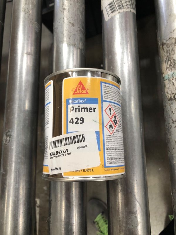 Photo 2 of 1 pint sika primer 429