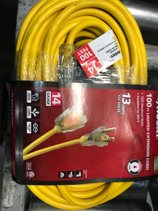 Photo 2 of 100 ft. 14/3 Medium Duty Indoor/Outdoor Extension Cord with Lighted End, Yellow
