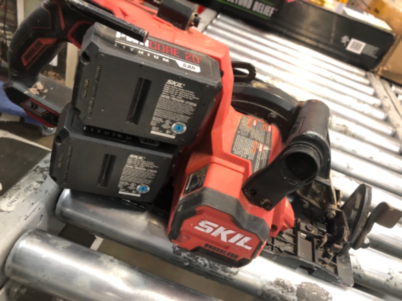 Photo 3 of (charger does not work)SKIL 20V 7-1/4 in. Cordless Brushless Circular Saw Kit (Battery ) MISSING CHARGER 
