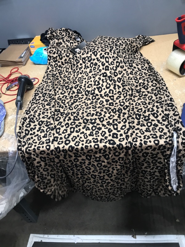 Photo 1 of 2XL khaki dress cheeta print