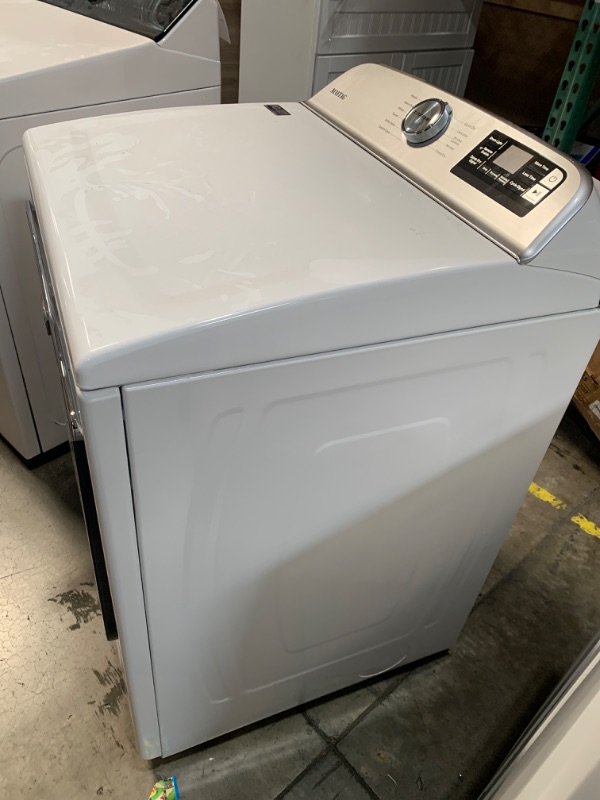 Photo 4 of Maytag SMART Capable 7.4-cu ft Smart Electric Dryer (White)
