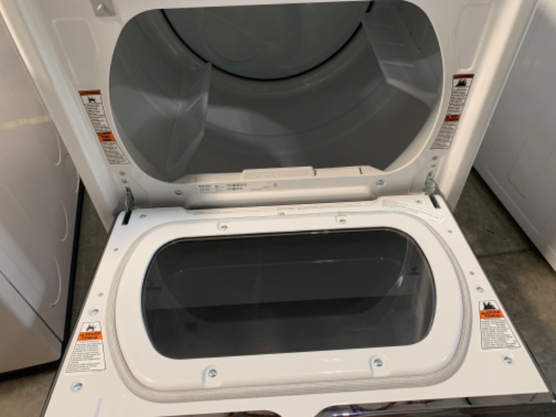 Photo 6 of Maytag SMART Capable 7.4-cu ft Smart Electric Dryer (White)
