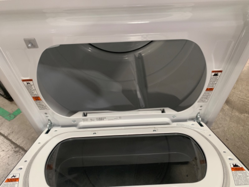 Photo 6 of Maytag SMART Capable 7.4-cu ft Smart Electric Dryer (White)
