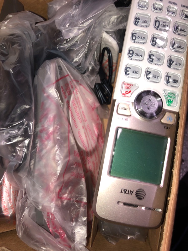 Photo 1 of AT&T Expandable Cordless Phone System Answering Machine 3 Handsets Bluetooth Dl72319