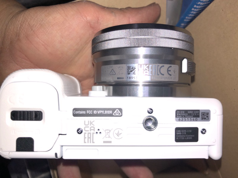 Photo 4 of (used)(see all images) Sony Alpha ZV-E10 - APS-C Interchangeable Lens Mirrorless Vlog Camera Kit - White White w/16-50mm Base