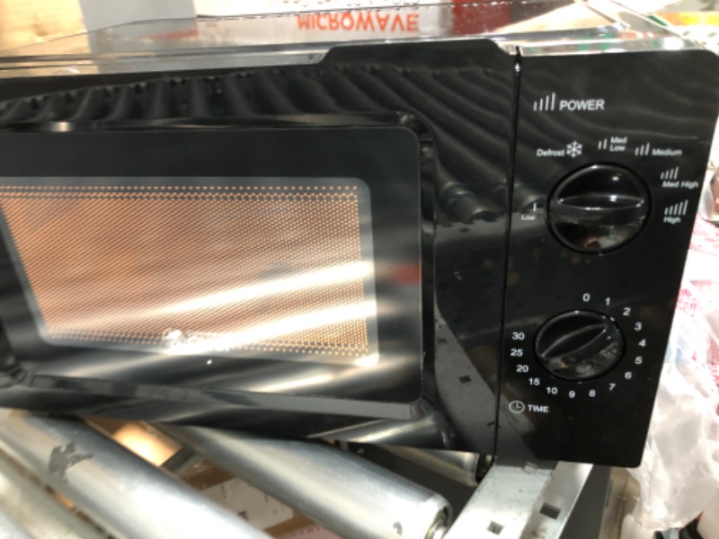 Photo 1 of (READ FULL POST) COMMERCIAL CHEF 0.6 Cubic Foot Microwave with 6 Power Levels