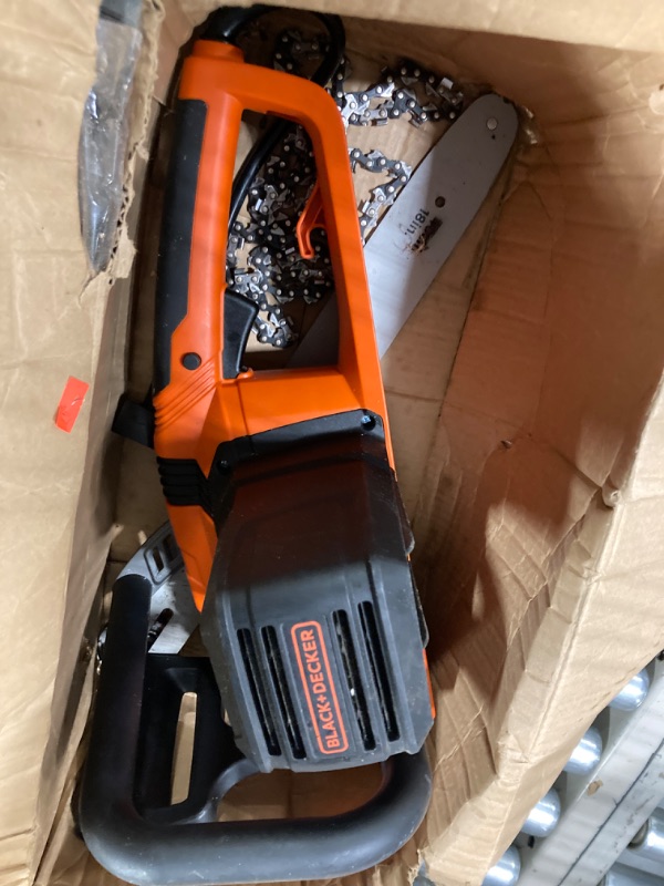 Photo 3 of ****NONFUNCTIONAL//SOLD AS PARTS**** BLACK+DECKER Electric Chainsaw with 8-Inch Saw Chain for CCS818 and NPP2018 (CS1518 & RC800) w/ Replacement Chain 