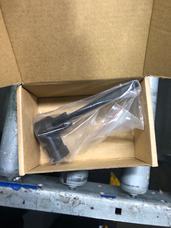 Photo 1 of ApplianPar Engine Coolant Level Sensor for Kenworth T660 T800 W900 for Peterbilt 348 365 367 382 384 385 386 388 389 N9267001