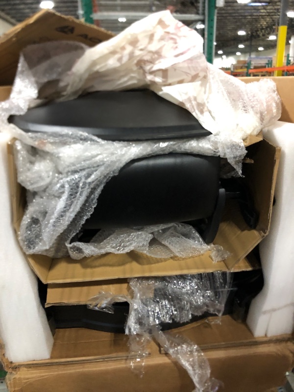 Photo 1 of ***stock photo is a similar item*** Vintage Barber Chair for Barbershop, Professional Salon Chair, Hydraulic Recline Styling Chair for Salon Beauty Spa Equipment, Round Base, Black