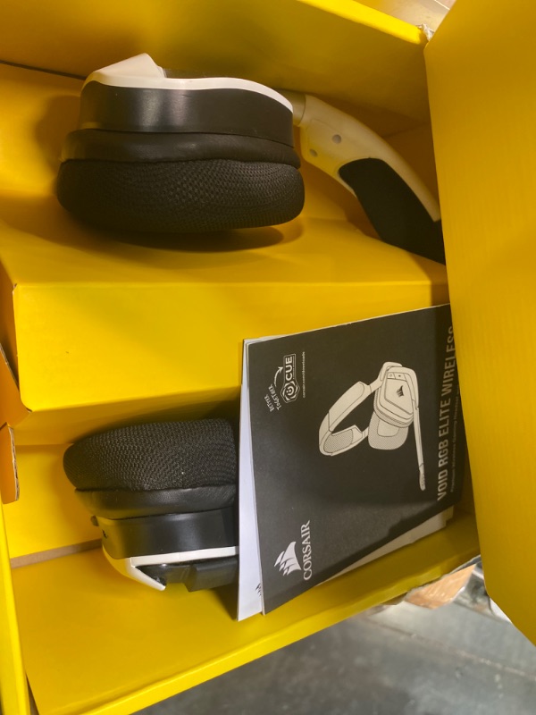 Photo 3 of Corsair VOID RGB ELITE Wireless Gaming Headset - 7.1 Surround Sound - Discord Certified - iCUE Compatible - PC, Mac, PS5, PS4 - White VOID RGB ELITE WIRELESS White