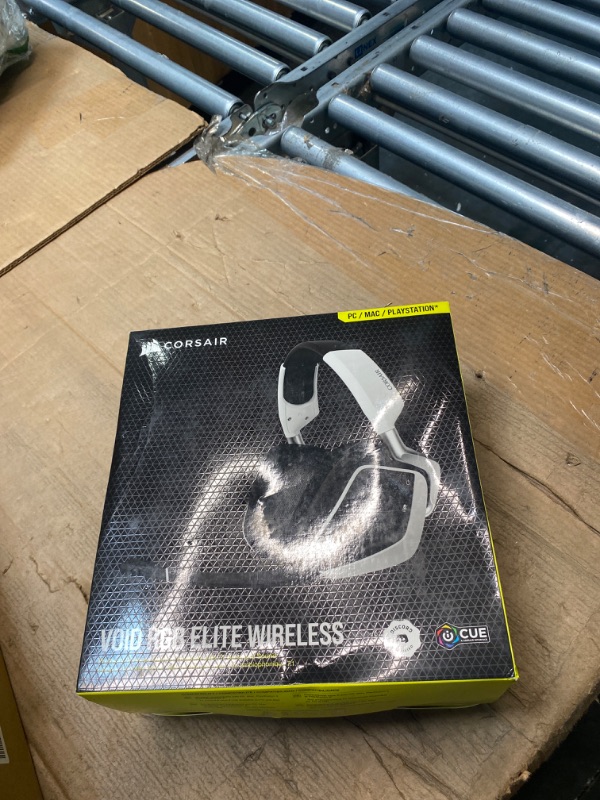 Photo 2 of Corsair VOID RGB ELITE Wireless Gaming Headset - 7.1 Surround Sound - Discord Certified - iCUE Compatible - PC, Mac, PS5, PS4 - White VOID RGB ELITE WIRELESS White