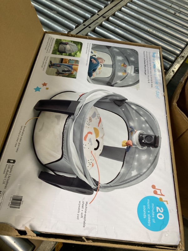 Photo 2 of Sealed Fisher-Price Deluxe on-the-go Projection Dome Portable Bassinet and Infant Play Space, Unisex