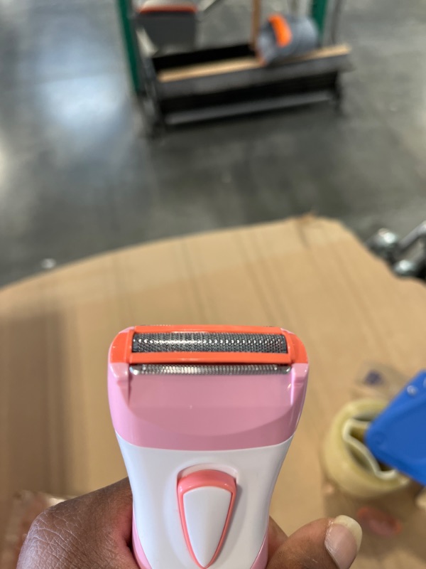 Photo 4 of ****USED*** Philips Beauty SatinShave Essential Women's Wet & Dry Electric Shaver for Legs, Cordless, Pink and White, HP6306/50