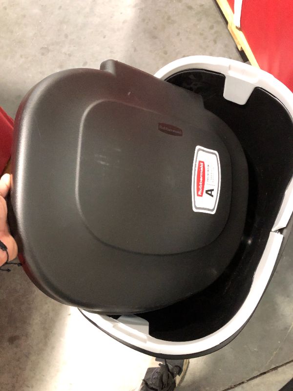 Photo 5 of **READ NOTES BEFORE PURCHASING ITEM** 
Rubbermaid Classic 13 Gallon Step-On Trash Can with Lid, Black Waste Bin for Kitchen Black Step On