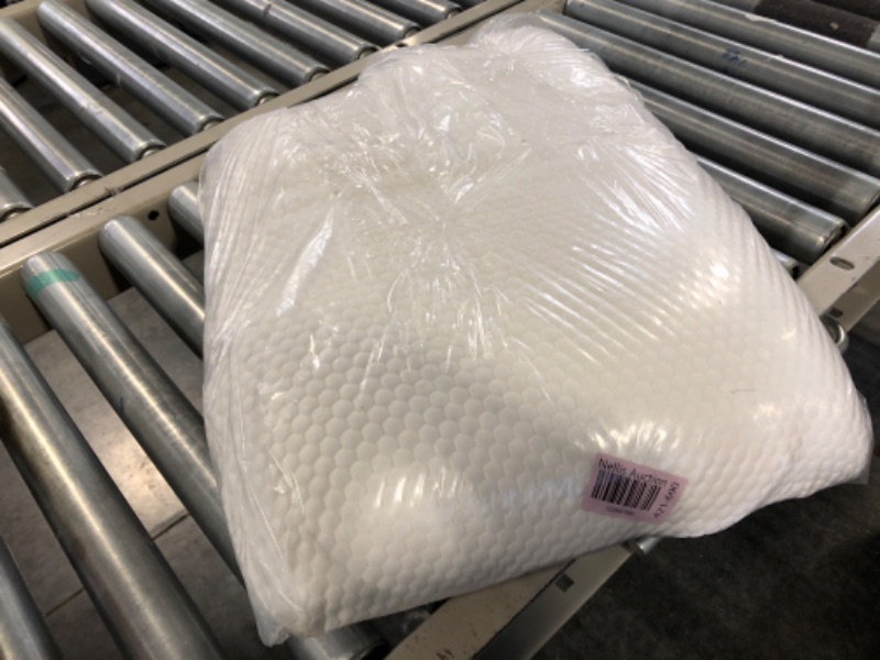 Photo 2 of 100% Natural Premium Dunlop Latex Pillow, Latex Foam Pillow Low Pofile Medium Firm Helps Relieve Pressure, Neck and Shoulder Pain, No Toxic Memory Foam Chemicals, Perfect Package Best Gift Medium Firm Standard?23.4"×15.7"×4.9"?