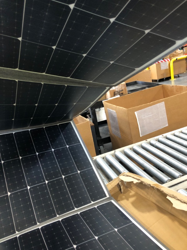 Photo 1 of 200 Watt 20 Volt Portable Solar Panel,IP65 Waterproof Foldable Solar Charger kit,Ultre-Light 9.9lbs,5 Conector MC4 Output,23% Efficiency for 98% Power Stations Outdoor Camping Hiking Van RV Trip
