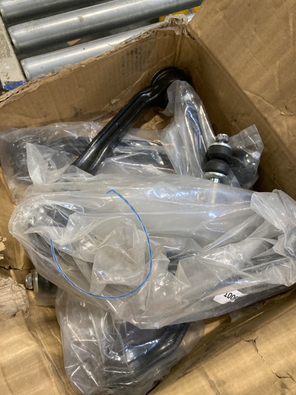 Photo 1 of ***VERY DIRTY*** 10pc Set Front Suspension Kit Upper Control Arm Tie Rod End Sway Bar Link Lower Ball Joint Replacement for 1999-2006 For Chevy Silverado 1500 For Gmc Sierra 1500